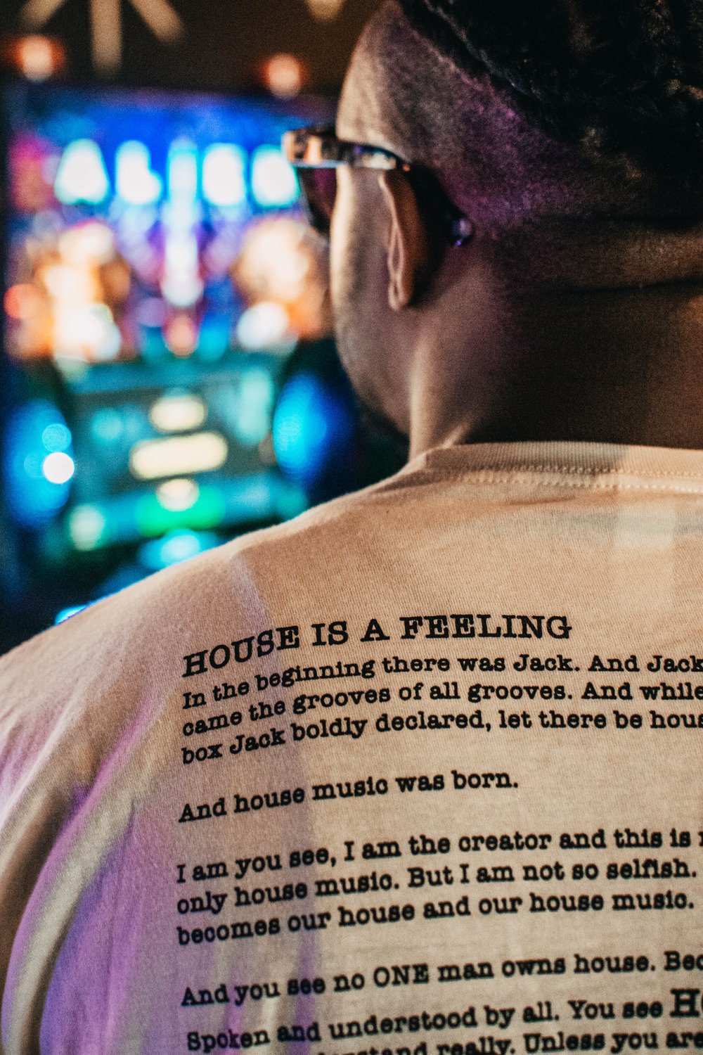 HOUSE IS A FEELING TEE