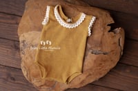 Image 2 of Samantha set lace mustard