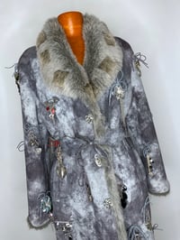 Image 4 of 🎀 ANGEL CAPSULE 🎀 UNIQUE PIECE 🎀 VINTAGE GREY FAKE FUR COAT CUSTOMIZED WITH BOWS & CHARMS