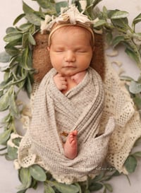 Image 5 of Newborn MINI SESSION (baby ONLY - or family ONLY ) 350$