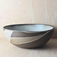 Image 2 of medium splash serving bowl