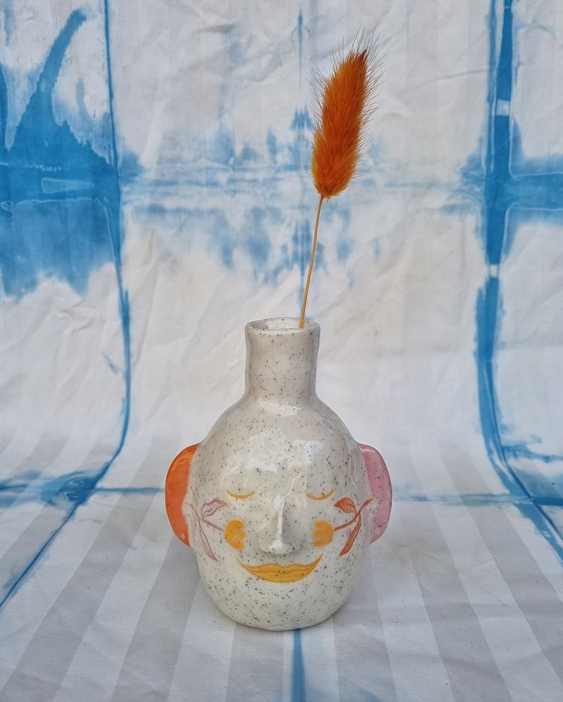 Image of bud vase ~ flower bb