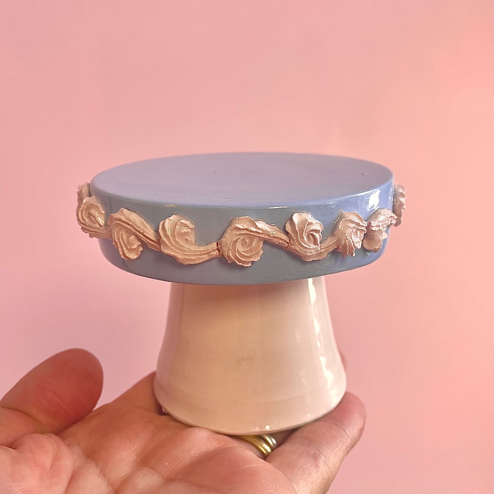 Image of Pink and blue cupcake stand 