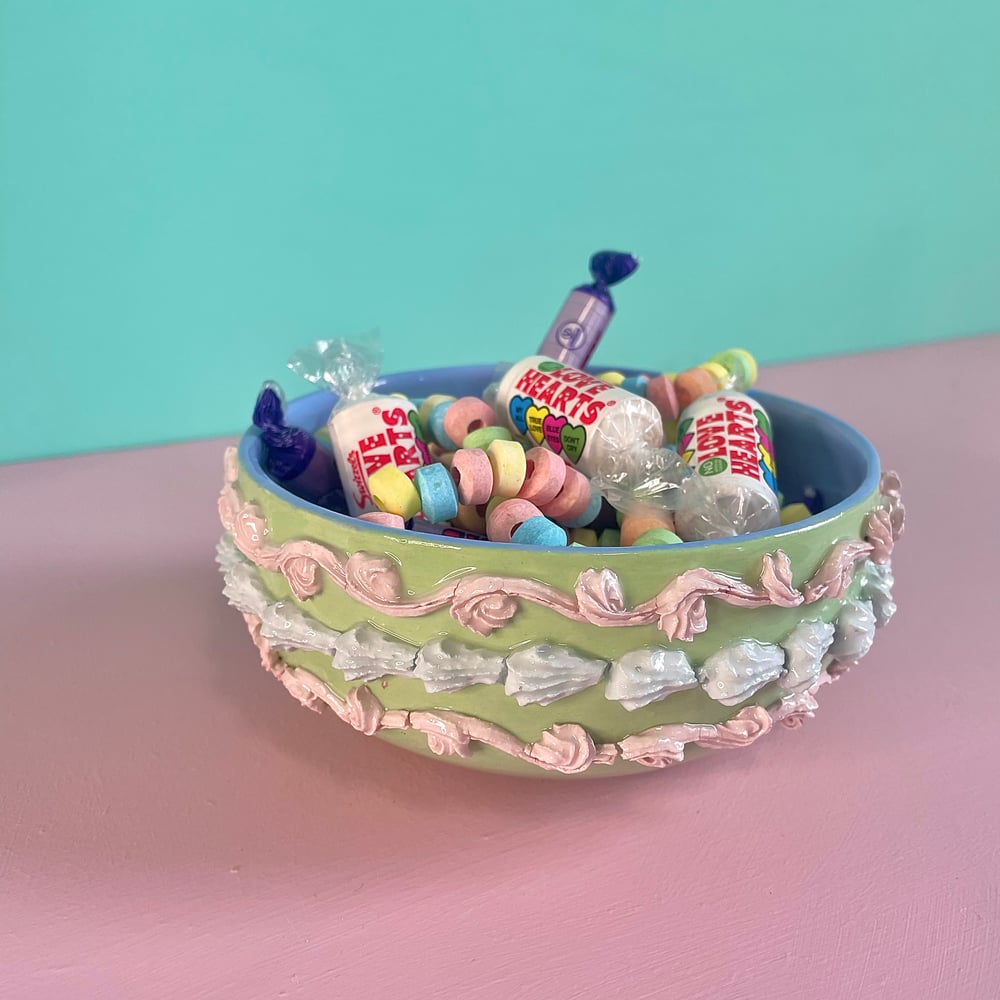 Image of Cake bowl 