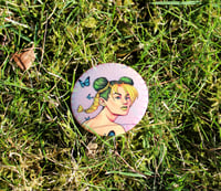 Image 2 of Jolyne Holo Button