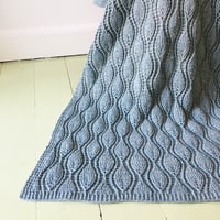 Image 2 of Lind blanket - english