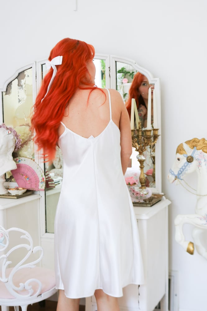 Image of Y2K Secret Treasures Ethereal White Silky Nightgown (Large)