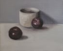 Image 1 of Deux prunes et objet