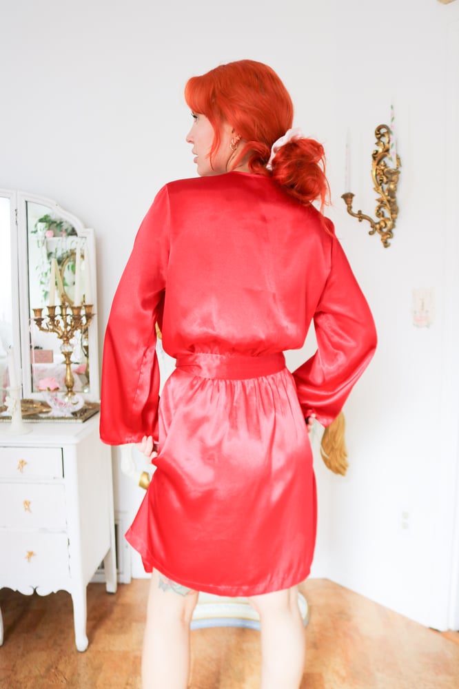 Image of Modern Morgan Taylor Red Robe with Lace Details (Medium)