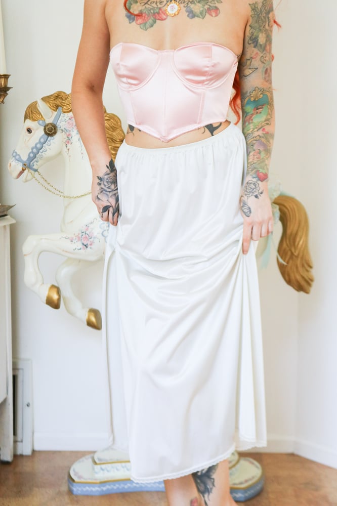 Image of Vintage 1980s Vanity Fair White Full Half Slip (Large)