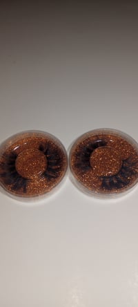 Image 2 of False Eyelashes 