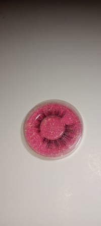 Image 4 of False Eyelashes 
