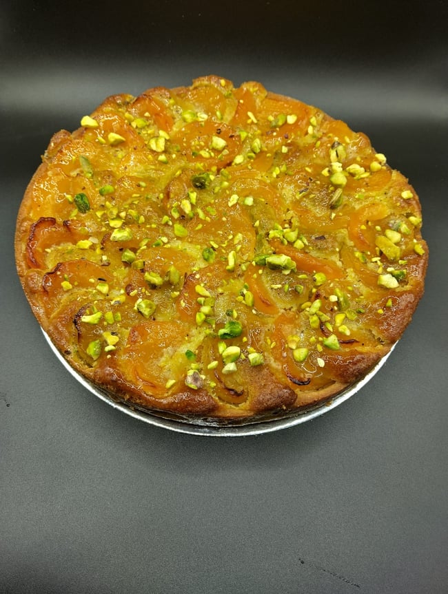 Apricot and pistachio tart 