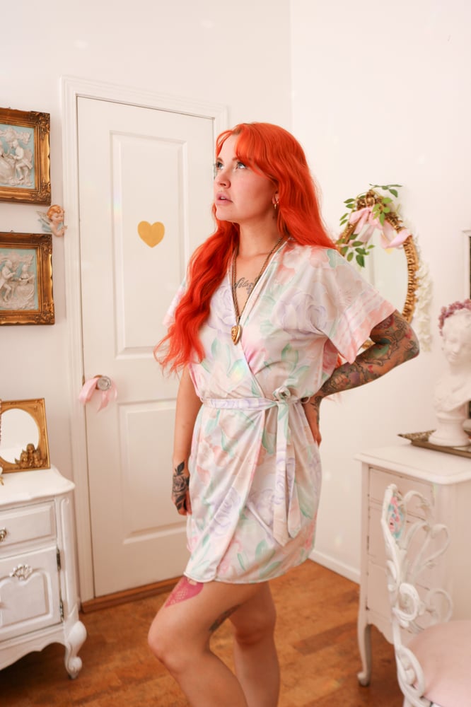 Image of Vintage Pastel Flower Mini Robe (Small)