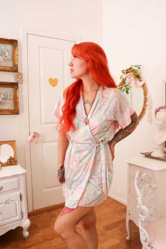 Image of Vintage Pastel Flower Mini Robe (Small)