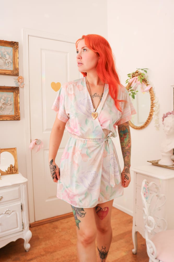 Image of Vintage Pastel Flower Mini Robe (Small)