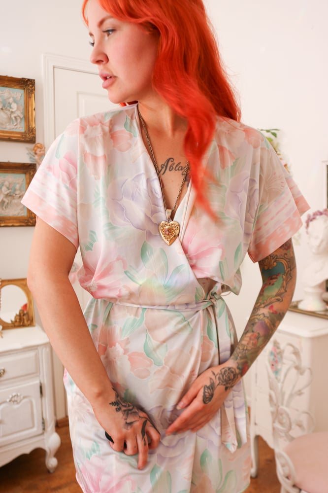 Image of Vintage Pastel Flower Mini Robe (Small)
