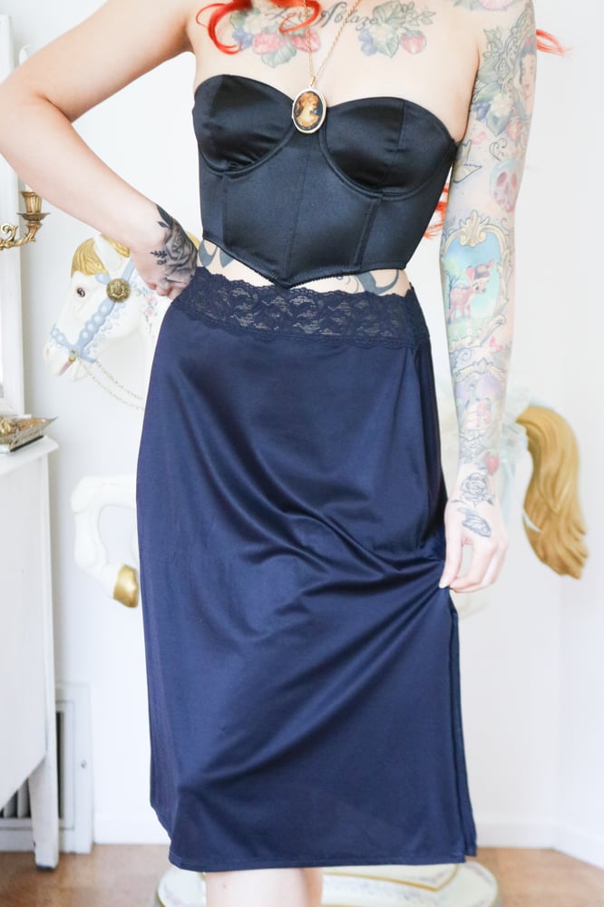 Image of Vintage 90s Vassarette Silky Black Half Slip with Lace Waist(24)