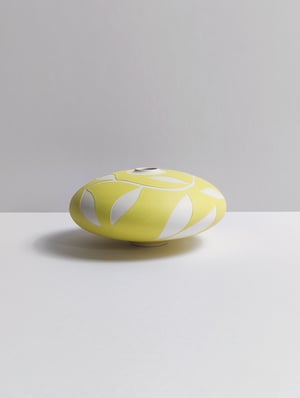 Image of Midi Yellow & White Leaf Vessel 