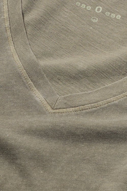 Image of Camiseta cuello pico kaki