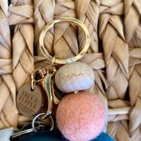 Image 2 of 'Mama' Feltball Keychain
