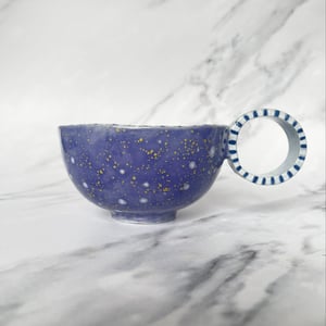 Image of Blue Stoneware Sighthound tea cup - Hydrangea