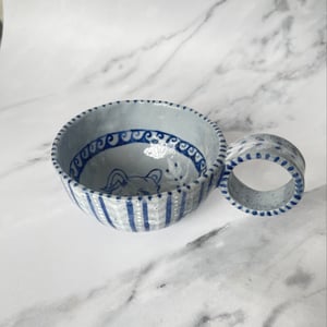 Image of Blue Stoneware tea cup - White Foliage