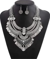 Image 3 of Bib necklace 