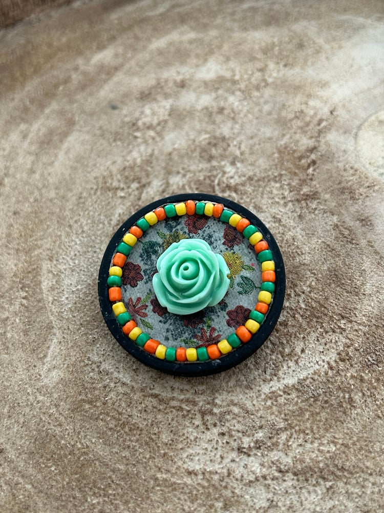 Image of Beaded floral brooch 
