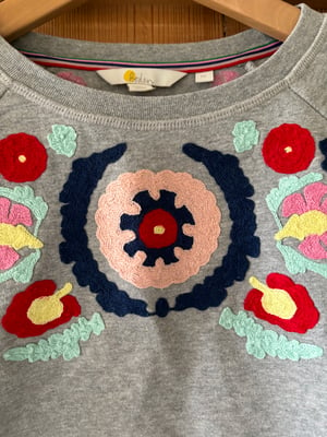 Boden embroidered jumper size XS