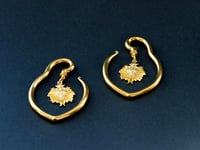 Image 4 of Ear Hangers - Sacred Heart - Stainless Steel 316L - 4mm - Gold - Gauges - Tunnels &amp; Plugs