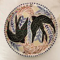 Image 1 of Plato con pájaros. 