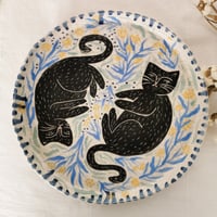 Image 1 of Plato con gatos. 