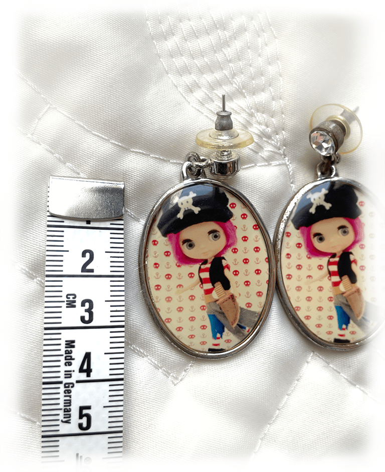Blythe earrings Image 3