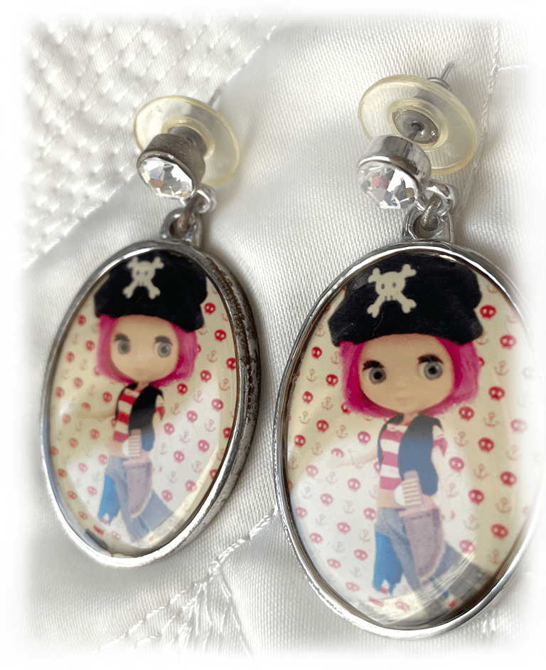Blythe earrings Image 2