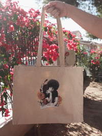 Image 2 of Tote Ángela Davis