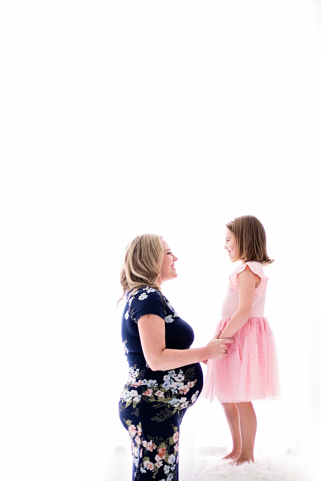 Image of MOTHERHOOD MINI SESSIONS - MAY 4 + MAY 11