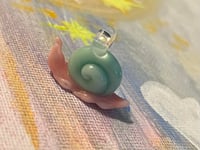 snail with no face