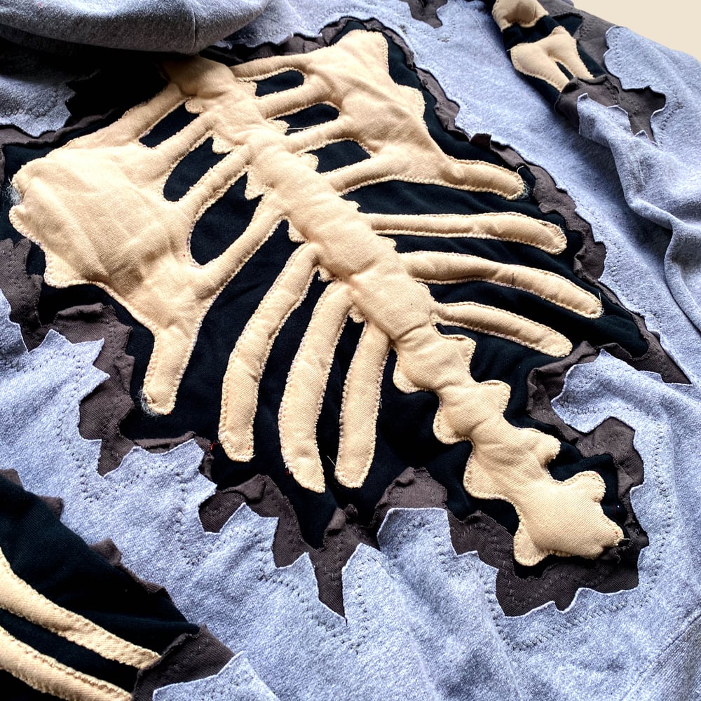 REWORKED NIKE CRACKED 3D PUFF SKELETON HOODIE SIZE LARGE