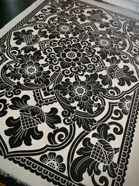 Image 2 of L3 Black on Grey