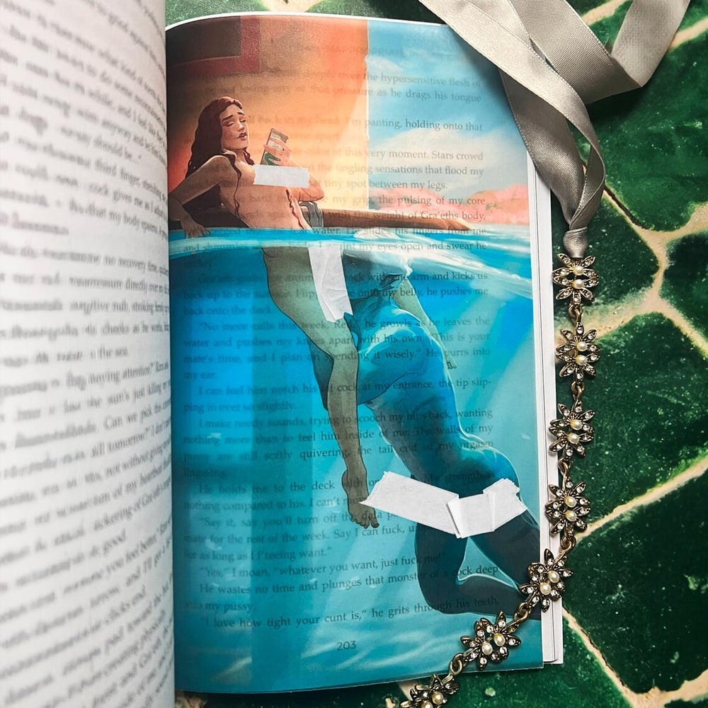 Image of "Vacation" by @Listening_stars_ -- bookish art Petra Palerno alien romance bubble babes Jessy & Gra'