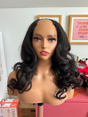 Image of OUTRE DOMINICAN BODY CURL 20” - 3 WIGS - NO REVIEW