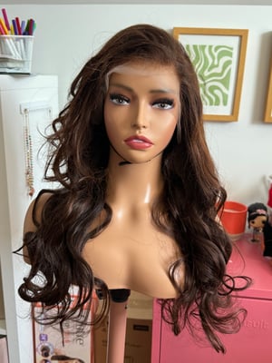 Image of MYFIRSTWIG MALAYSIAN LAYERED STRAIGHT LIGHT BROWN WIG