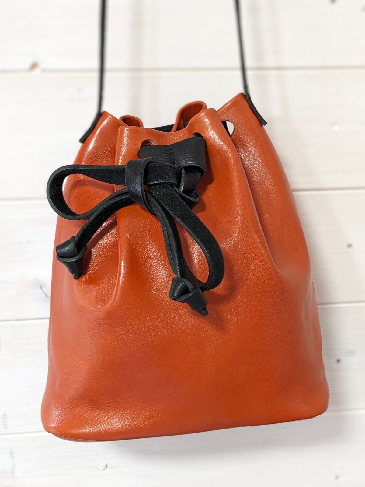 ALBERTA deals DI CANIO Italian Genuine Leather Bucket Bag