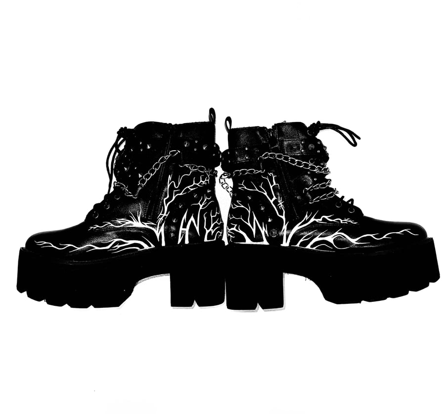 Image of  CUSTOM  HANDPAINTED CHAIN BOOTS