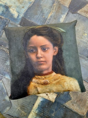 Image of Esmé pillow