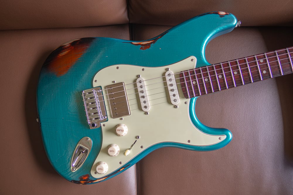 60s' ST Relic Ocean Turquiose over 3-tone Sunburst