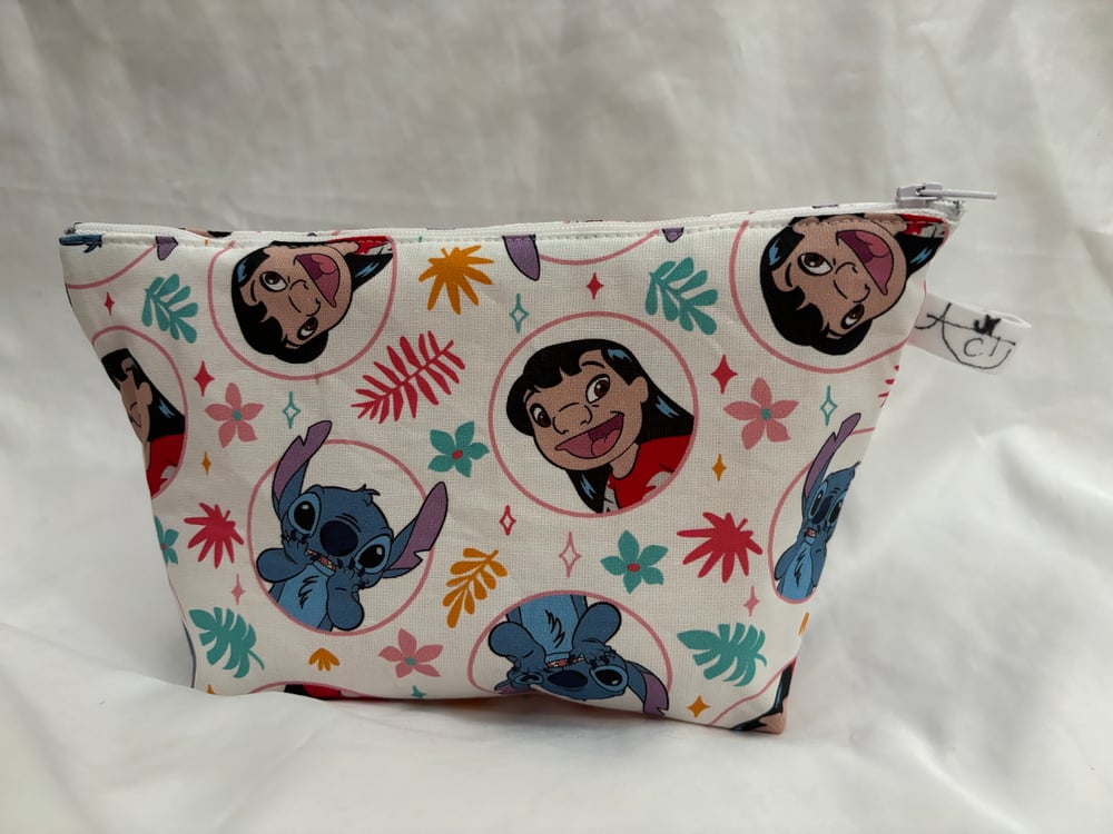Image of Mischievous Alien Zipper Pouch
