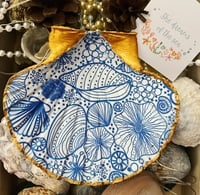 Image 1 of Shell trinket dish blue and white shell theme 