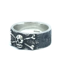 Image 1 of Skull & Crossbones Ring 